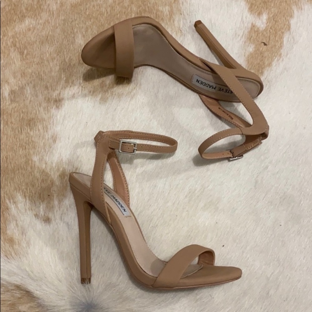 Gorgeous high heel sandle with ankle strap